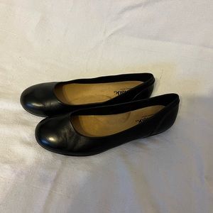 SoftWalk black leather flats size 12W